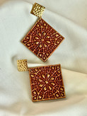 گوشوارهی کاشی مربعی