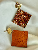 گوشوارهی کاشی مربعی