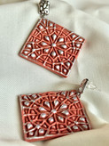 گوشوارهی کاشی مربعی