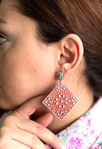 گوشوارهی کاشی مربعی